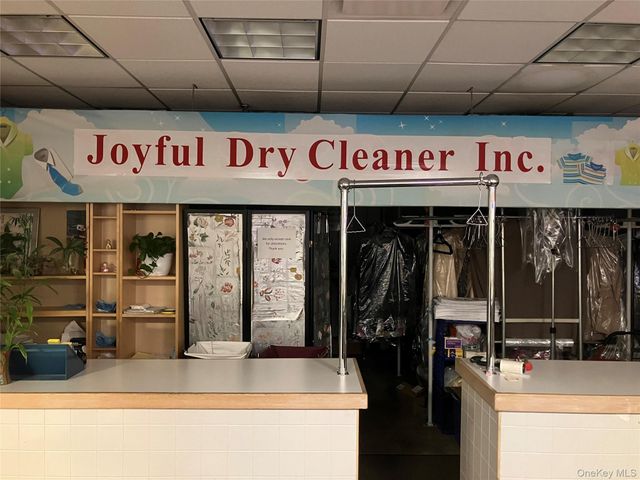 18-15 215 Street 3M, Bayside, NY 11360