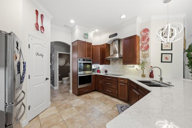 417 Leotta Dr, St Augustine, FL 32086