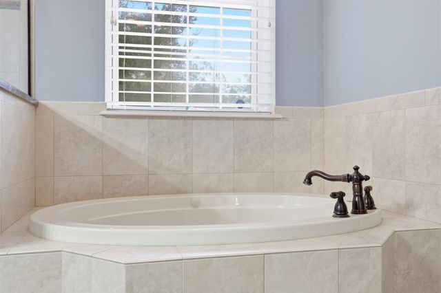 417 Leotta Dr, St Augustine, FL 32086