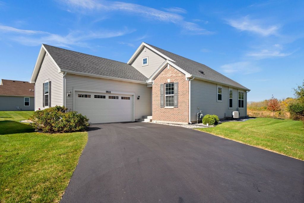 9111 Marks Court, Huntley, IL 60142
