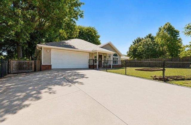 20782 Lakeshore Drive, Springdale, AR 72764
