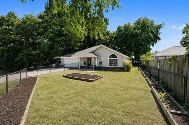 20782 Lakeshore Drive, Springdale, AR 72764