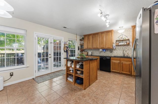 20782 Lakeshore Drive, Springdale, AR 72764