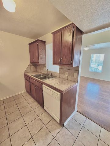 1901 E Lindsey 20A, Norman, OK 73071