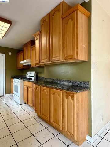 14631 Rollins St, San Leandro, CA 94579