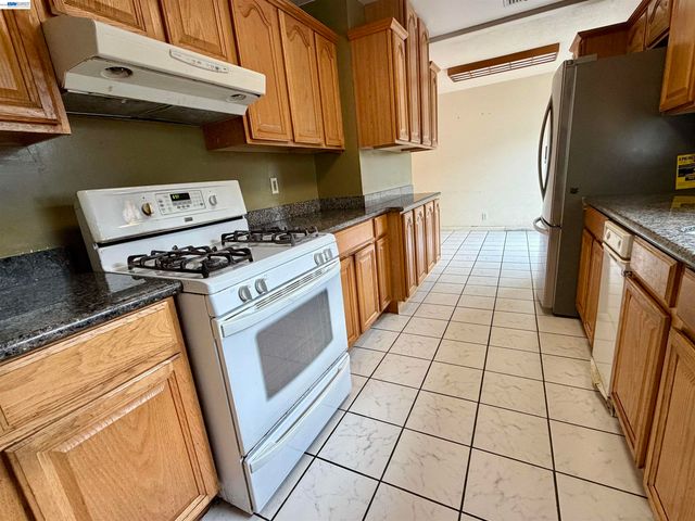 14631 Rollins St, San Leandro, CA 94579
