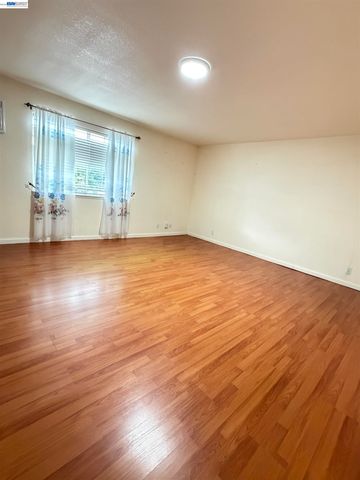 14631 Rollins St, San Leandro, CA 94579