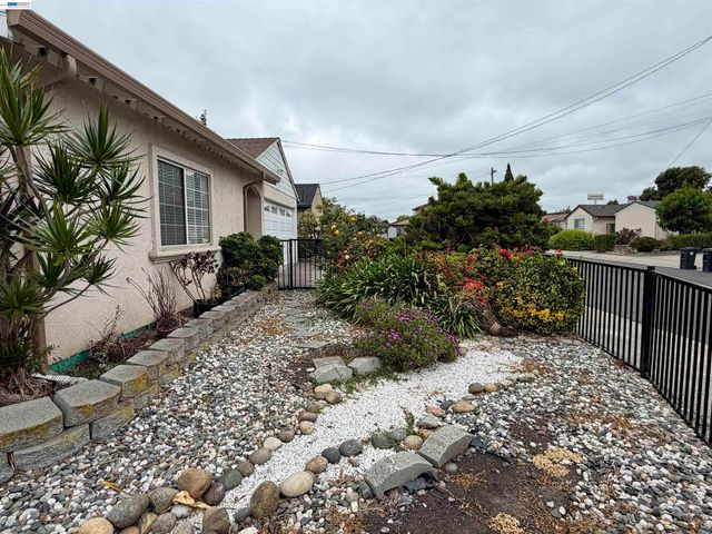 14631 Rollins St, San Leandro, CA 94579