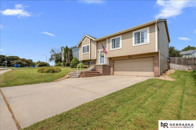 19116 U Street, Omaha, NE 68135