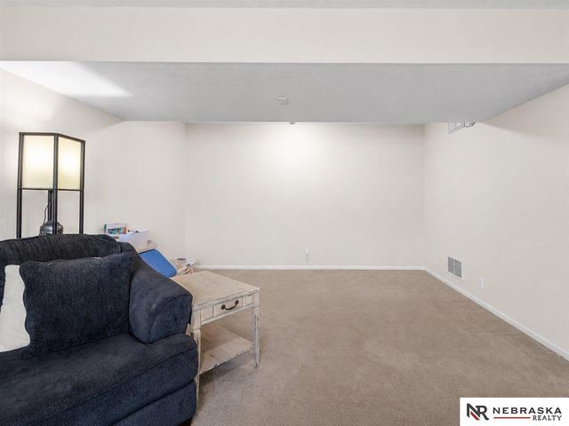 19116 U Street, Omaha, NE 68135