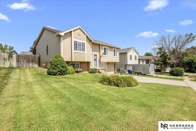 19116 U Street, Omaha, NE 68135