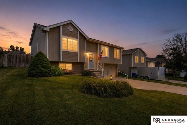 19116 U Street, Omaha, NE 68135