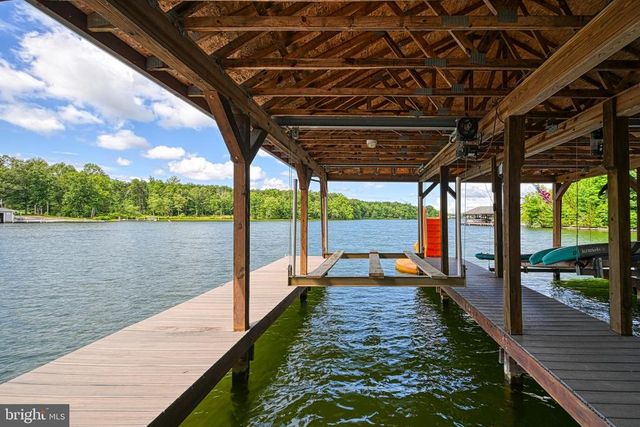 1069 MITCHELL POINT RD, Mineral, VA 23117