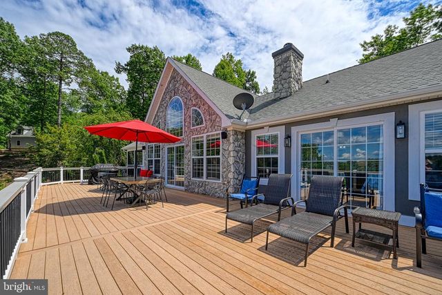 1069 MITCHELL POINT RD, Mineral, VA 23117