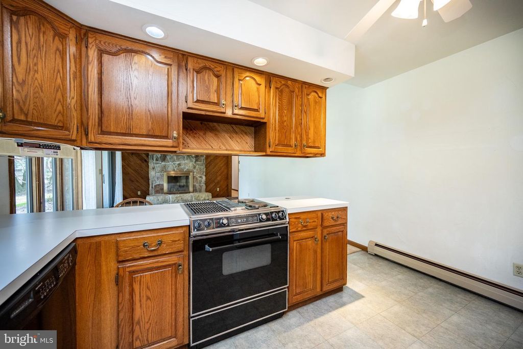 Image 10 of property listing at 15443 BITTINGER RD, Grantsville, MD 21536