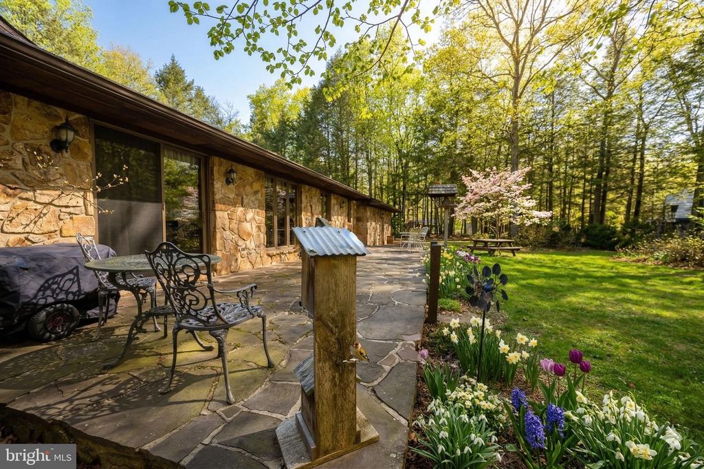 Image 3 of property listing at 15443 BITTINGER RD, Grantsville, MD 21536