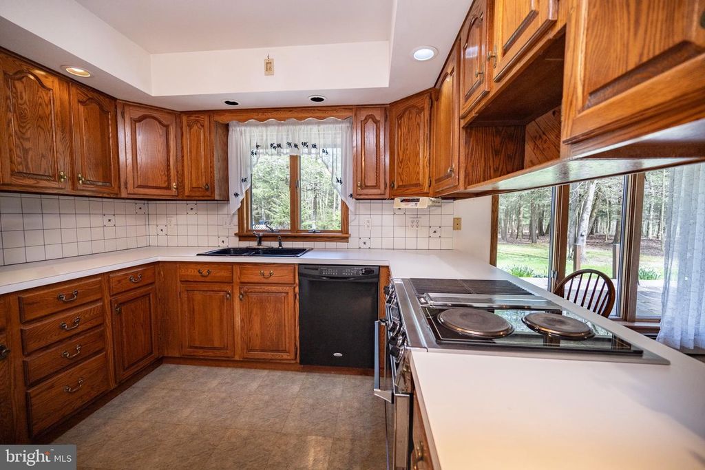 Image 4 of property listing at 15443 BITTINGER RD, Grantsville, MD 21536