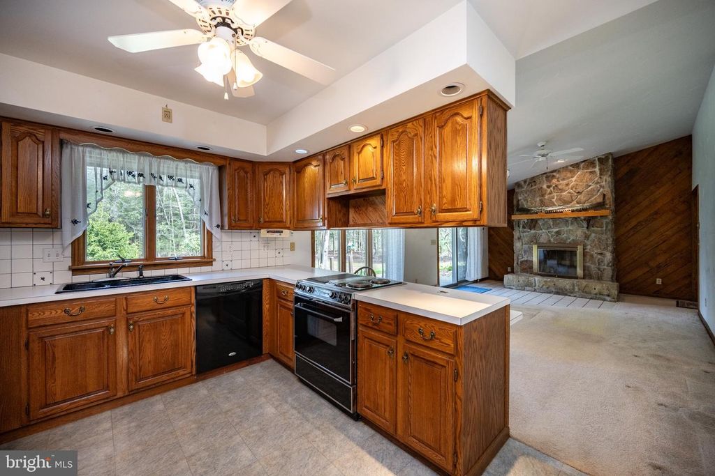 Image 7 of property listing at 15443 BITTINGER RD, Grantsville, MD 21536