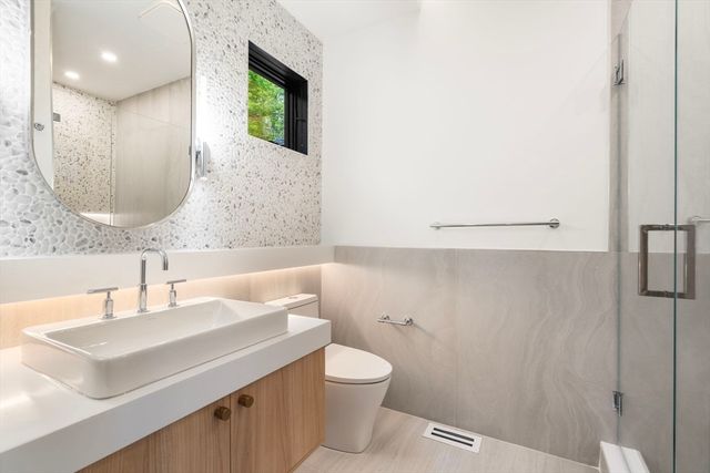 625 Boylston St, Newton, MA 02459