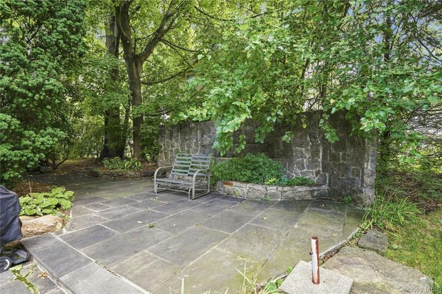 5 Woodland Place, White Plains, NY 10606