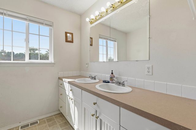 2809 N JOHNSON Ct, Spokane Valley, WA 99206