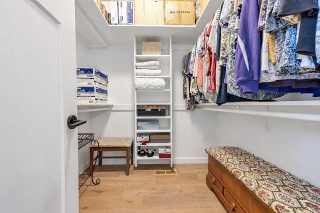 5593 N AMETHYST DRIVE, Appleton, WI 54913