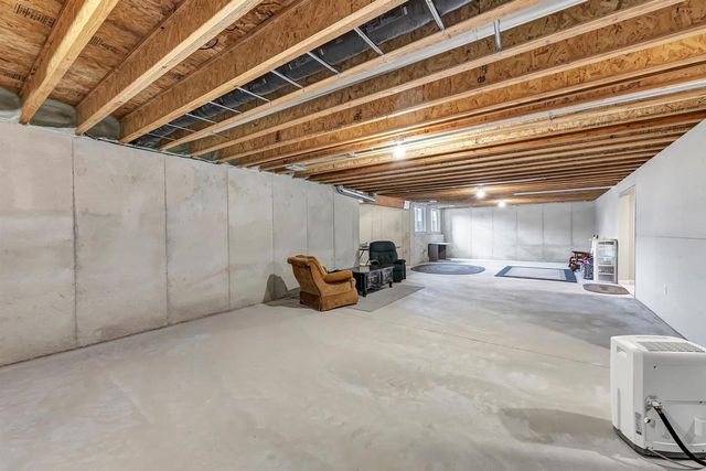 5593 N AMETHYST DRIVE, Appleton, WI 54913