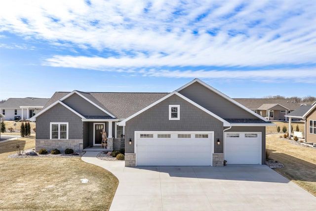 5593 N AMETHYST DRIVE, Appleton, WI 54913