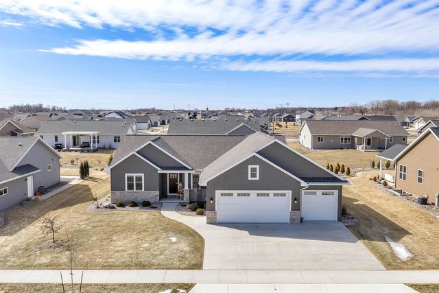 5593 N AMETHYST DRIVE, Appleton, WI 54913