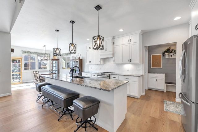 5593 N AMETHYST DRIVE, Appleton, WI 54913