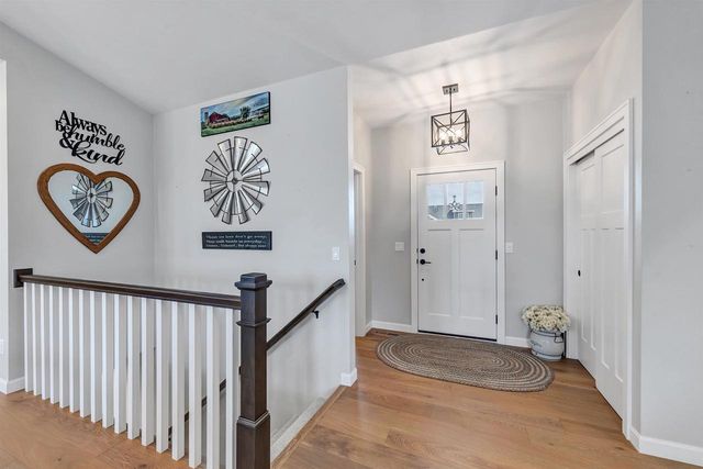 5593 N AMETHYST DRIVE, Appleton, WI 54913