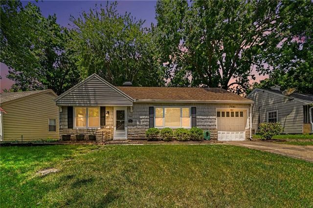 7540 Rainbow Drive, Prairie Village, KS 66208