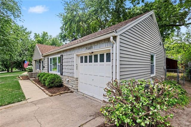 7540 Rainbow Drive, Prairie Village, KS 66208