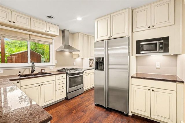 7540 Rainbow Drive, Prairie Village, KS 66208