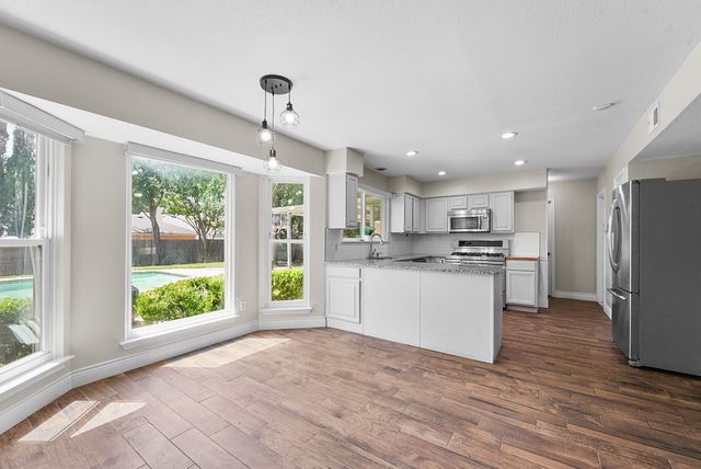4138 Mapleridge Drive, Grapevine, TX 76051
