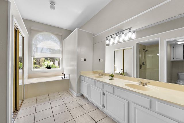 4138 Mapleridge Drive, Grapevine, TX 76051
