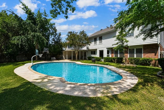4138 Mapleridge Drive, Grapevine, TX 76051