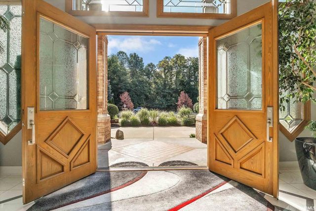 21533 Golden Maple Court, South Bend, IN 46628