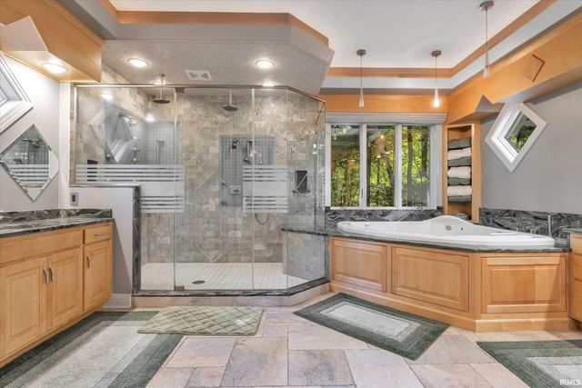 21533 Golden Maple Court, South Bend, IN 46628