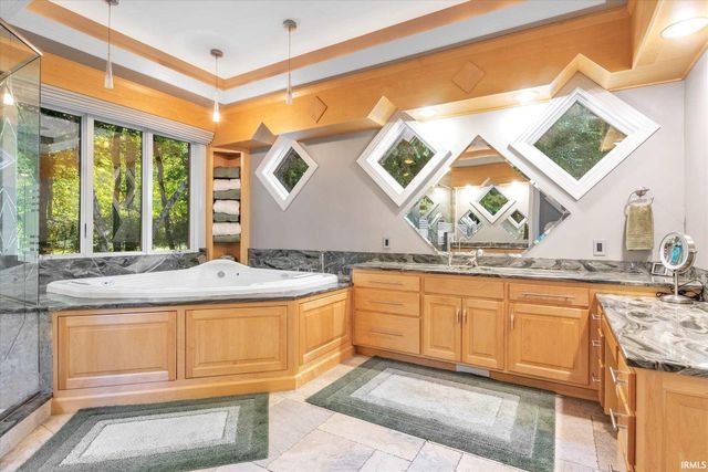 21533 Golden Maple Court, South Bend, IN 46628