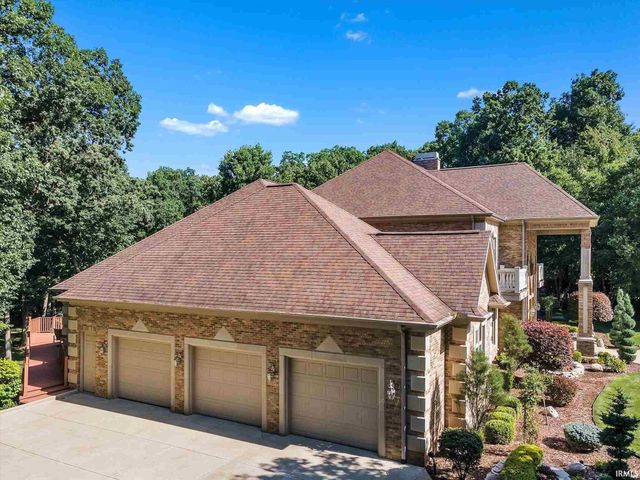 21533 Golden Maple Court, South Bend, IN 46628