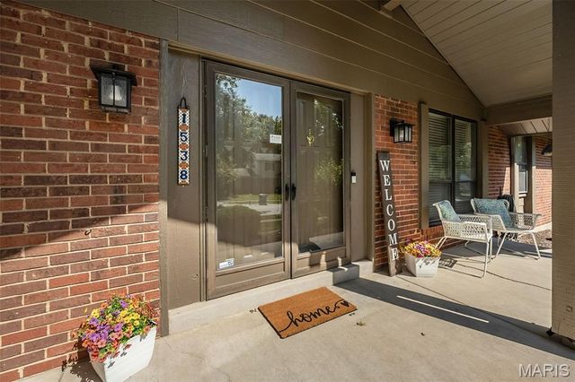 1538 Woodroyal West Drive, Chesterfield, MO 63017
