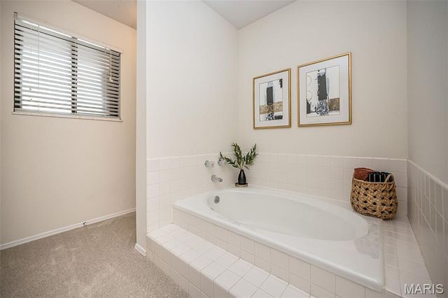 1538 Woodroyal West Drive, Chesterfield, MO 63017