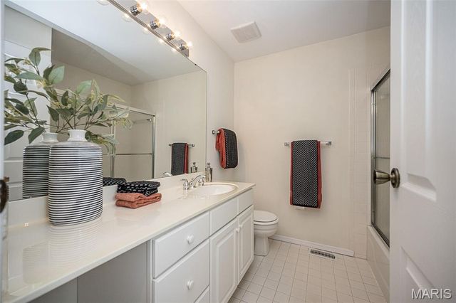 1538 Woodroyal West Drive, Chesterfield, MO 63017