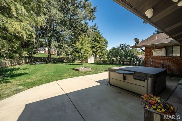 1538 Woodroyal West Drive, Chesterfield, MO 63017
