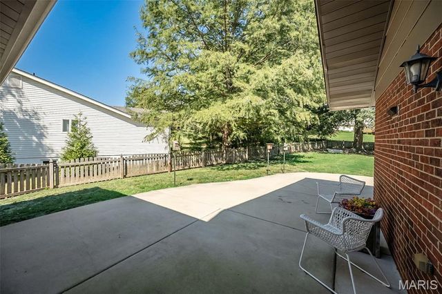 1538 Woodroyal West Drive, Chesterfield, MO 63017