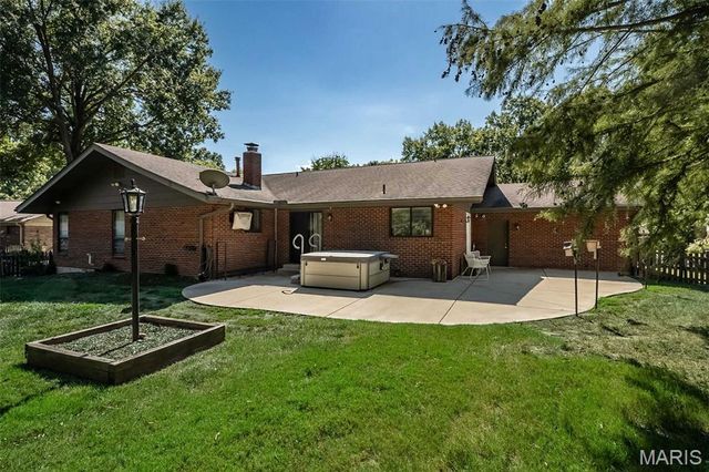 1538 Woodroyal West Drive, Chesterfield, MO 63017