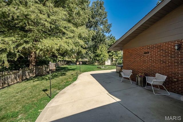 1538 Woodroyal West Drive, Chesterfield, MO 63017