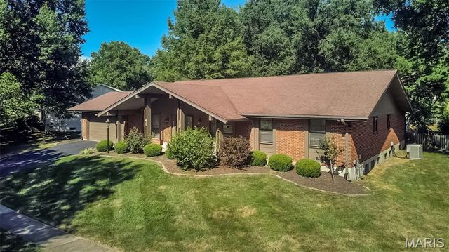 1538 Woodroyal West Drive, Chesterfield, MO 63017