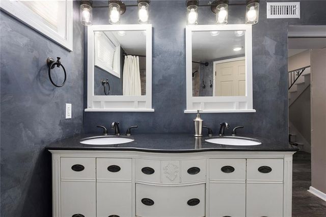 16525 E 35th St Court S, Independence, MO 64055